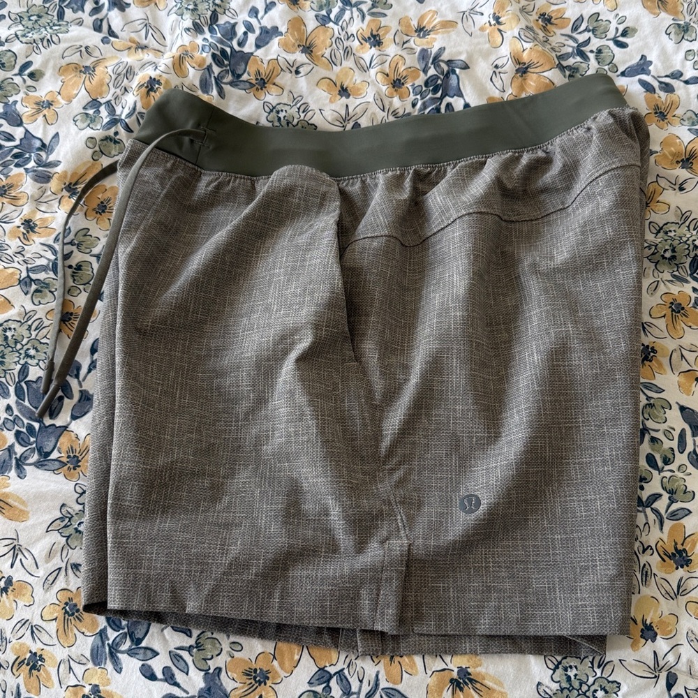 Lululemon Gray/Olive men’s Shorts